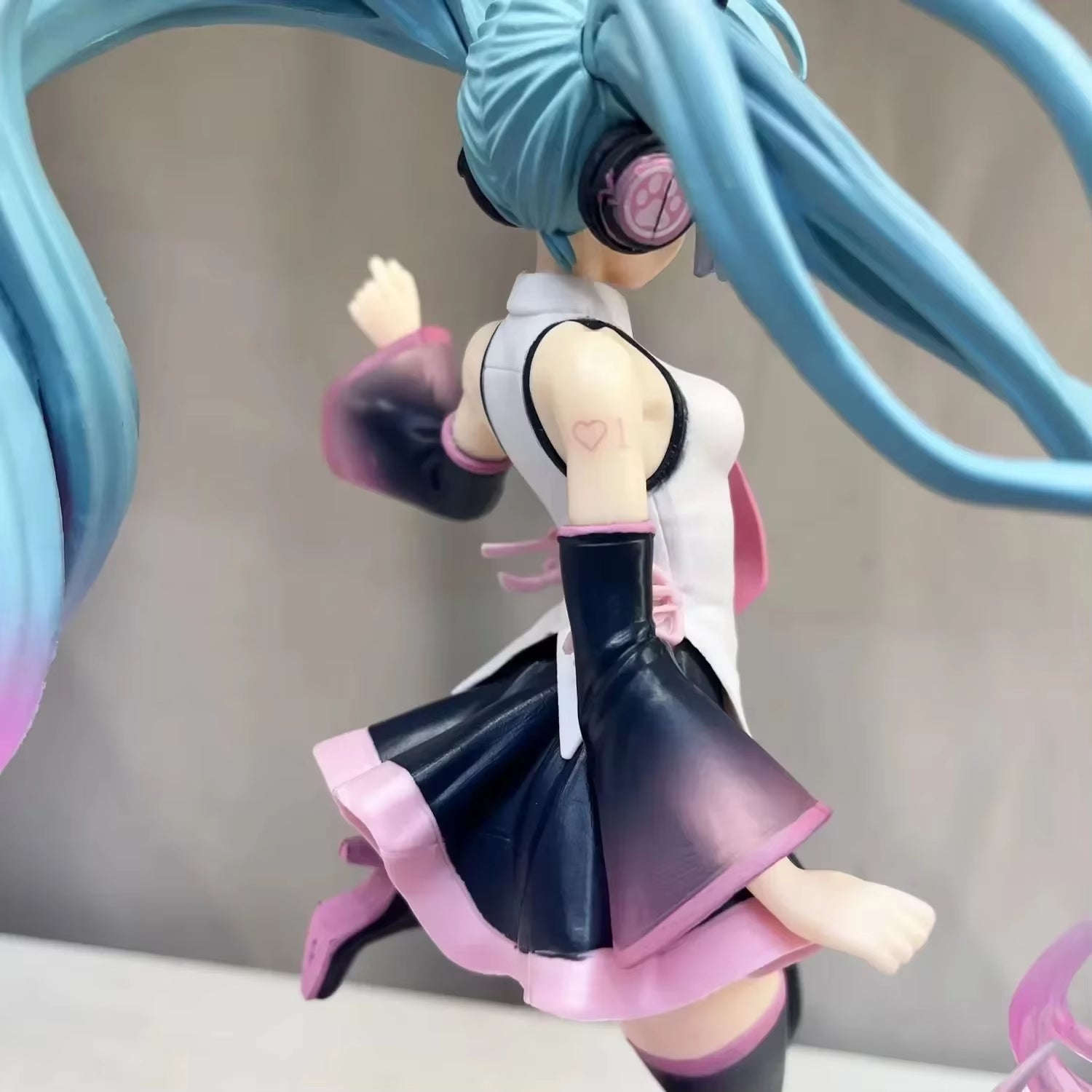 NEW 23Cm Kawaii Vocaloid Hatsune Miku Artist Happy Birthday Cat Ears Headdress PVC Anime Figure Action Figures Model Toys